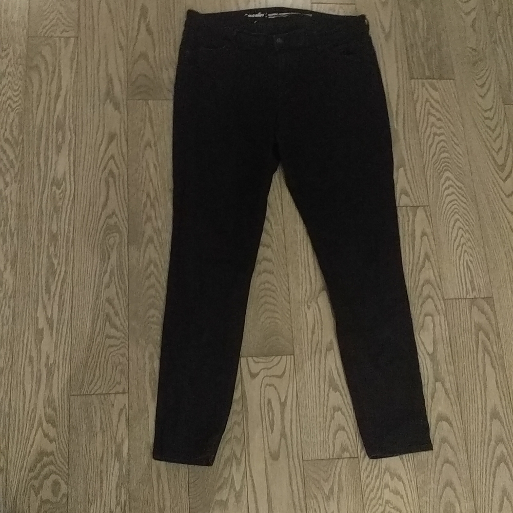 Beautiful skinny jeans by old Navy 🌼🍀🌹